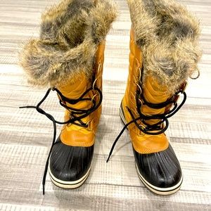 Sorel snowboots